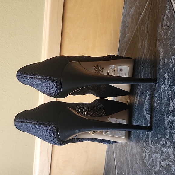 NWOT CHARLOTTE OLYMPIA Gothic Immodesty platform pumps. Size 40 (size 9) - Picture 8 of 8